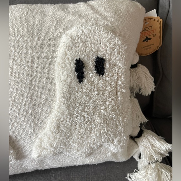 NEW LAST ONE Halloween Ghost Viral White Three Ghost 👻 Tassel Pillow Rachel Zoe - Picture 10 of 10